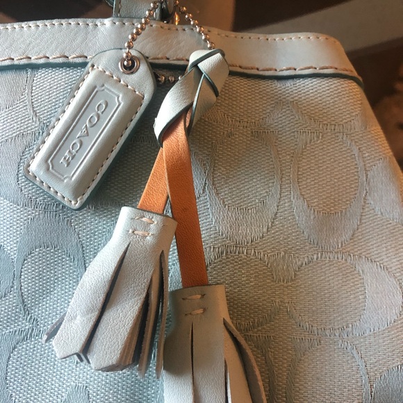 Light blue coach purse - Picture 3 of 4